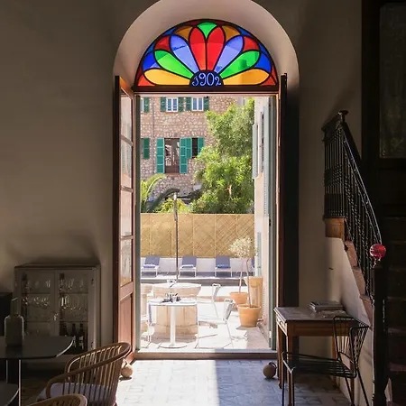 1902 Townhouse 4* Soller