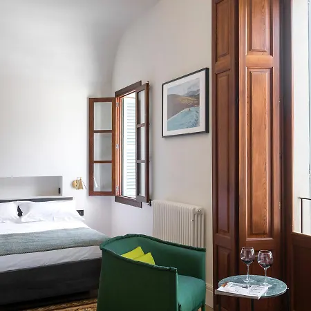 1902 Townhouse 4* Soller
