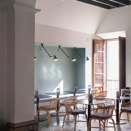 1902 Townhouse 4* Soller